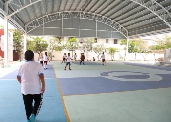 Estudiantes en Solidaridad regresan a clases con domos nuevos