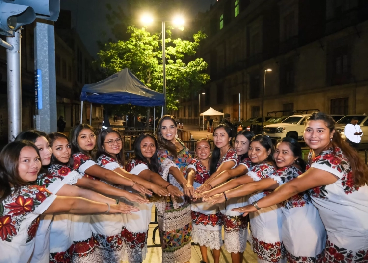 Diablillas de Hondzonot reciben reconocimiento del Presidente