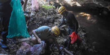 IQJ lidera brigada de limpieza en Cenote Chipe Encapuchado