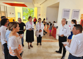 Entrega SECOES distintivo de Excelencia en el Servicio al CRIQ