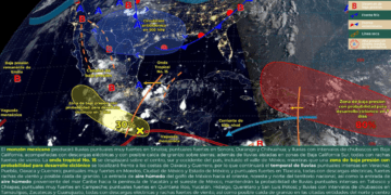 Llega a costas de Quintana Roo la onda tropical número 15