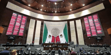 Avanza dictamen para desaparecer 7 órganos autónomos