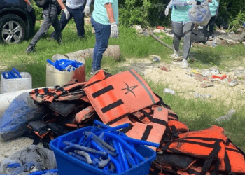 Ambientalista presenta documental sobre la contaminación en Cancún
