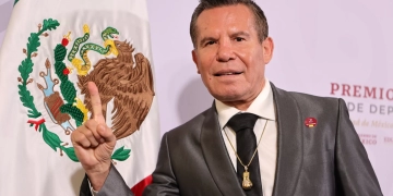 Julio César Chávez asegura que hubiera derrotado a Floyd Mayweather en su Prime