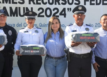 Solidaridad: Entrega de uniformes y nuevas instalaciones para la policía