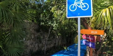 Ciclovía en la carretera Tulum-Cancún ha avnazado al 87%