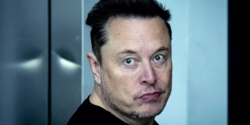 Elon Musk arremete contra magistrado brasileño por nuevas rensiones legales en Brasil