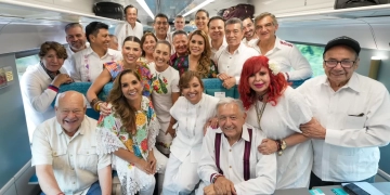 Mara Lezama acompaña a AMLO en el histórico recorrido inaugural del Tren P’atal