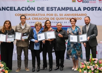 Mara Lezama y SEPOMEX celebran 50 años de Quintana Roo con estampilla conmemorativa de Bacalar