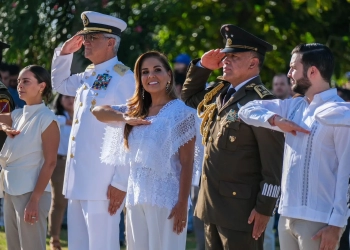Mara Lezama encabeza ceremonia en honor a los Niños Héroes