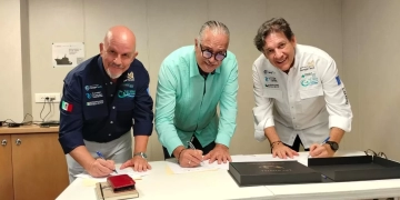 Asociación de Hoteles de la Riviera Maya firma acuerdo para enfrentar el sargazo