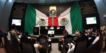 La XVIII Legislatura del Estado aprobó la minuta enviada por el Congreso de la Unión que contiene las reformas al Poder Judicial propuestas por el presidente de la República, Andrés Manuel López Obrador. Estas modificaciones, consideradas fundamentales para el país, buscan democratizar el sistema judicial y brindar al pueblo una participación más activa en la toma de decisiones.