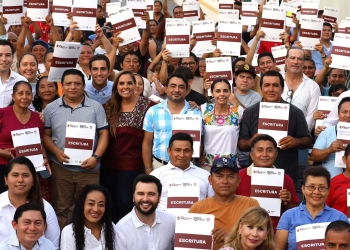 Ana Paty Peralta destaca logros en regularización patrimonial y servicios básicos en su informe