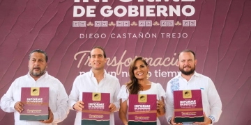 Mara Lezama asiste al tercer informe municipal de Tulum