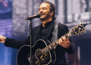 Ricardo Arjona anuncia el lanzamiento de "Seco" con 3 primeros sencillos