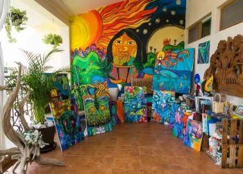 Maravillas Cotidianas de Cozumel: Exposición Inmersiva de Autumn Toñita en el Museo de la Isla