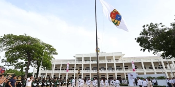 Quintana Roo celebra 50 Años como estado libre y soberano con Izamiento de la bandera emstatal