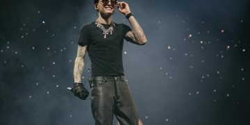 Peso Pluma cancela conciertos en Florida por huracán "Milton" y cona fondos para afectados