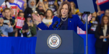 Los Tigres del Norte, el popular grupo mexicano de música norteña, se unieron a Kamala Harris en Arizona para hacer campaña a favor del voto latino, considerado clave en las próximas elecciones en Estados Unidos