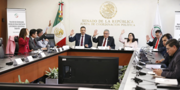 Mayuli Martínez impulsa reformas para eliminar restricciones discriminatorias en pensiones