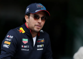 Checo Pérez aclara rumores sobre su continuidad en Red Bull para 2024