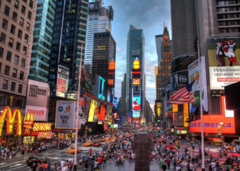 Nueva York refuerza seguridad en Times Square para despedir el 2024