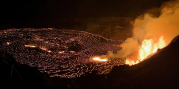 El volcán Kilauea entra en erupción en Hawái con fuentes de lava de hasta 80 metros