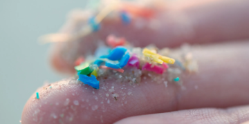 Microplásticos en el aire: riesgos para la salud y su impacto ambiental