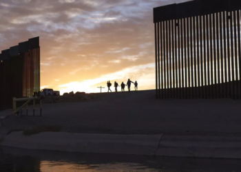 Trump reanuda la construcción del muro fronterizo en Tijuana