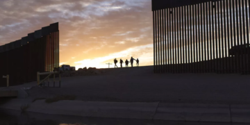 Trump reanuda la construcción del muro fronterizo en Tijuana