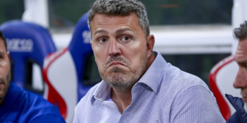 Entrenador de Chivas, suspendido 3 partidos por conducta violenta