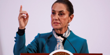 Sheinbaum denuncia como injusticia la detención violenta de migrante mexicano en EE.UU.