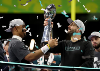 Eagles aplastan a los Chiefs y conquistan su segundo Super Bowl