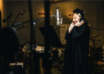 Sia se une a Humane World for Animals en su nueva campaña global