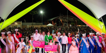 Puerto Aventuras celebra con alegría el "Carnaval del Pueblo" 2025