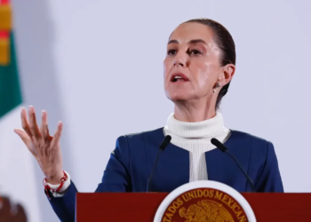 Sheinbaum defiende aumento salarial de 9% a maestros