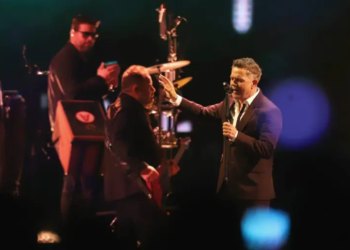 Alejandro Sanz deslumbra en el Carnaval de Mazatlán 2025