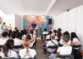 La Feria del Libro y la cultura sigue encantando en Playa del Carmen