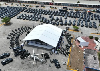 Histórico impulso a la seguridad en Playa del Carmen con entrega de 335 unidades y helicóptero