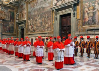 Los cardenales inician congregaciones tras la muerte del papa Francisco