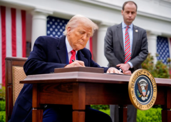 Republicanos se suman a críticas contra aranceles de Trump