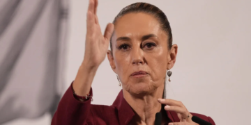 Sheinbaum insiste en reforma electoral y critica al INE por extralimitarse