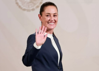 Claudia Sheinbaum anuncia aumento salarial del 10% para maestros; será retroactivo desde enero