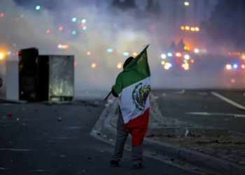 Sheinbaum señala posible “provocación” en uso de bandera mexicana durante protestas en EE.UU.