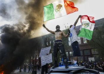 Texas se suma a las protestas por redadas migrantes: tensión y enfrentamientos en Austin y Dallas