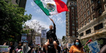 Los Ángeles levanta el toque de queda tras protestas por redadas migratorias