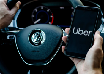 Sheinbaum rechaza alza de tarifas en Uber: “No deben cargar el costo al usuario”