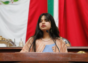 Joven ganadora del Premio de la Juventud en CDMX reprende a diputados por desinterés y falta de acciones