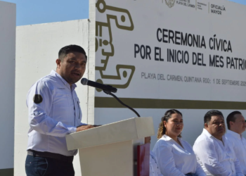 Playa del Carmen inicia el mes patrio con llamado a la unidad y al compromiso ciudadano
