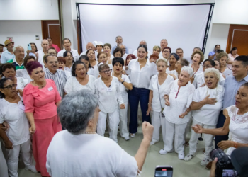Playa del Carmen celebra a los adultos mayores con el convivio “Voces con Experiencia”